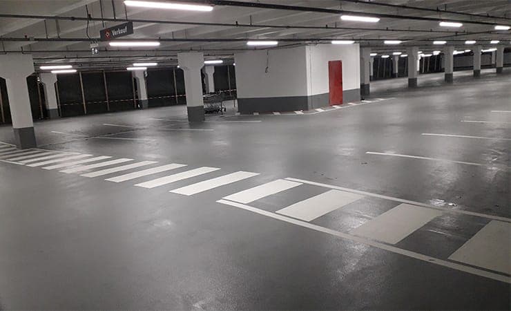 Tiefgarage Alsdorf nach der Instandsetzung mit neuer Beschichtung und Markierung