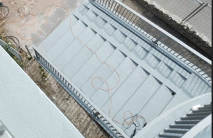 Instandgesetzte und beschichtete Treppe